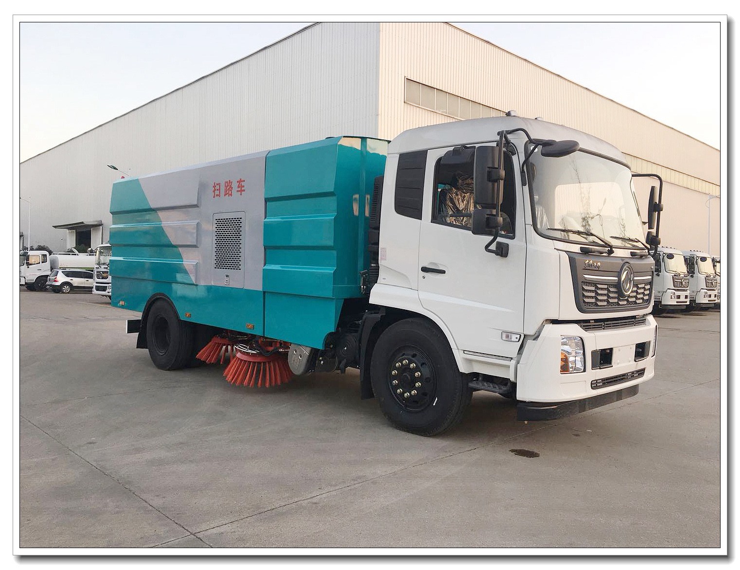 國六東風(fēng)天錦掃路車